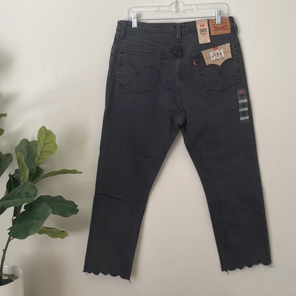 LEVIS 501 ORIGINAL CROPPED BUTTON FLY HIGH RISE STRAIGHT LEG JEANS Size … - Picture 3 of 5